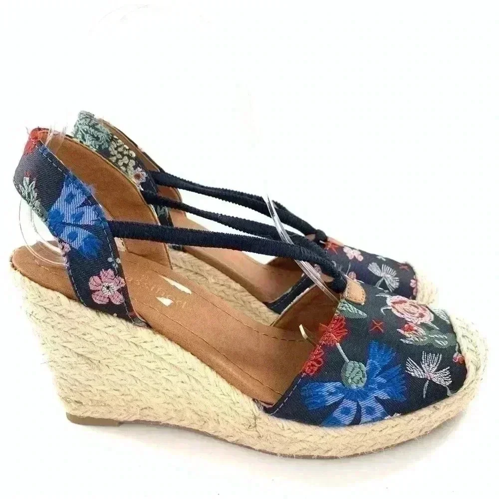 City classified womens espadrilles size 6 multicolored canvas floral wedges